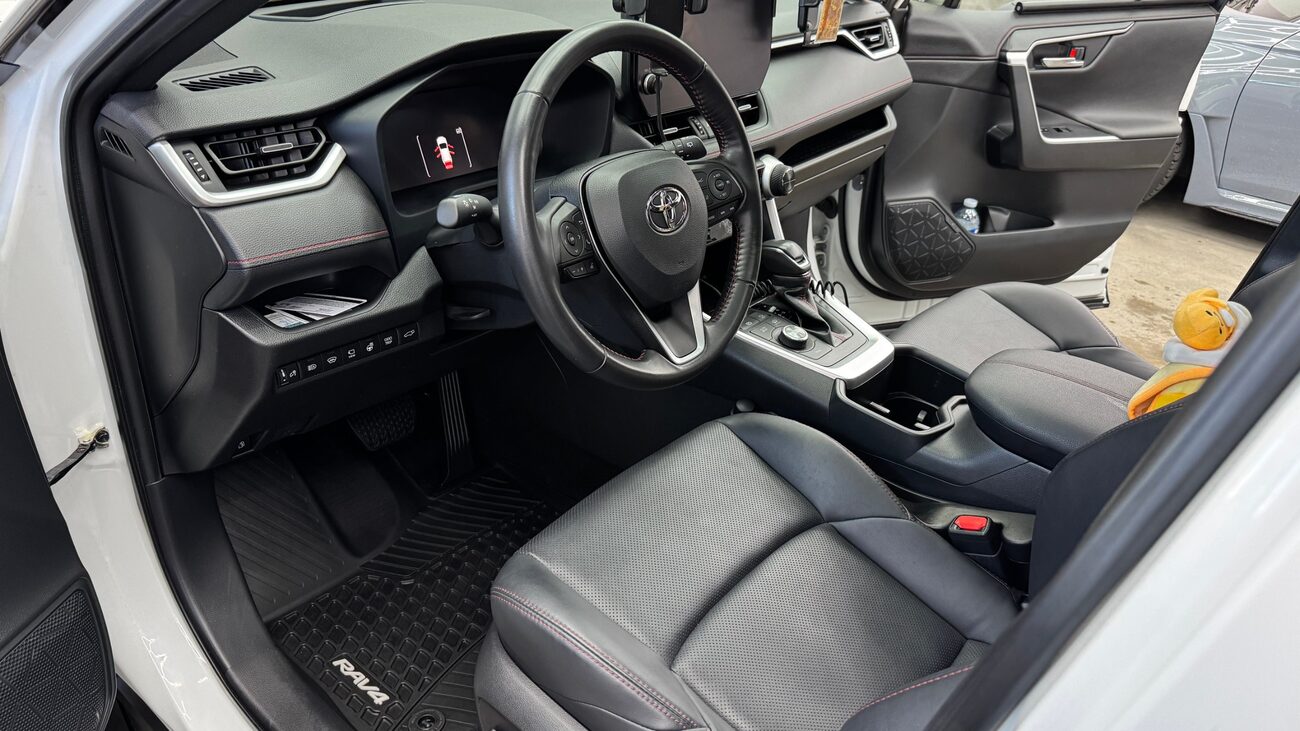 RAV4 cabin after detailing
